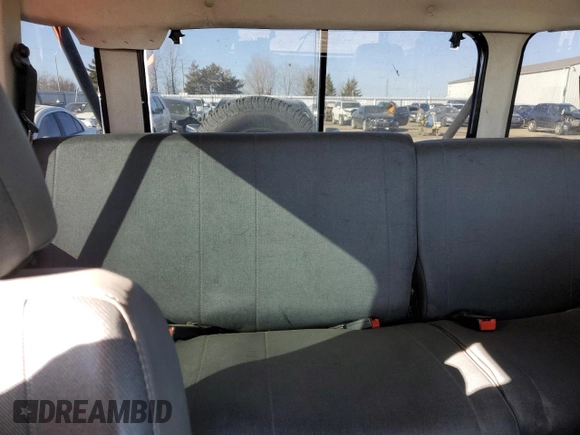 1999 Land Rover Defender with VIN SALLDHM87YA180832, listed as a Copart auction lot 49849015 with Not provided miles and Clean title. Bid and sale history available at DreamBid. Image 10.
