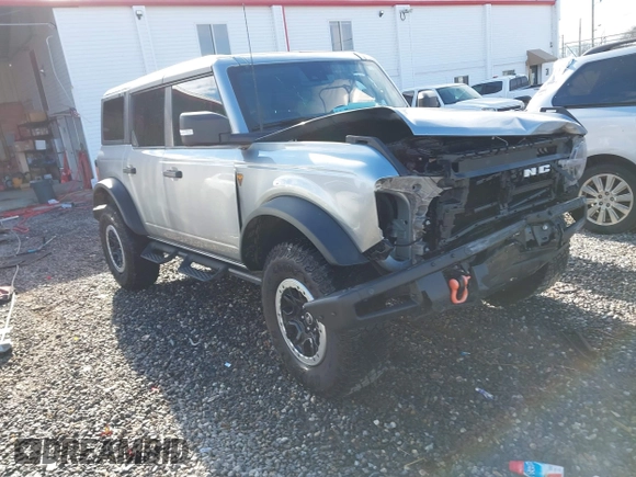 2022 Ford Bronco with VIN 1FMEE5DP5NLB85773, listed as a IAAI auction lot 41184225 with 22,597 mi miles. Bid and sale history available at carsss.com. Image 1.