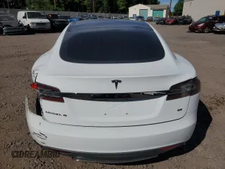 2014 Tesla Model S 60 z VIN 5YJSA1H19EFP37392, wystawiony jako Copart lot #57347625 z przebiegiem Nie podano mil oraz Szkoda całkowita • Salvage title. Historia ofert i sprzedaży dostępna na DreamBid. Obrazek 6.