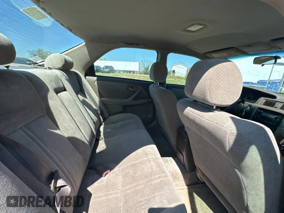 2000 Toyota Camry CE with VIN 4T1BG22K0YU002152, listed as a Copart auction lot 47271295 with 366,513 mi miles and Clean Title. Bid and sale history available at DreamBid. Image 6.