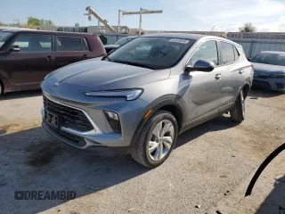 2024 Buick Encore GX Preferred z VIN KL4AMCSL2RB002703, wystawiony jako Copart lot #54006835 z przebiegiem 47 607 mil mil oraz Szkoda całkowita • Salvage title. Historia ofert i sprzedaży dostępna na DreamBid. Obrazek 1.