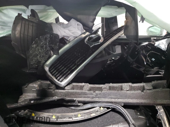 2017 Volvo XC90 R-Design with VIN YV4A22PM8H1155465, listed as a Copart auction lot 45663115 with Not Provided miles and Salvage Title. Bid and sale history available at carsss.com. Image 11.