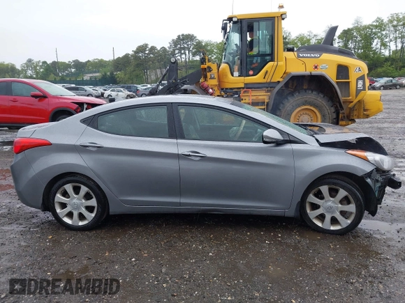 2013 Hyundai Elantra GLS z VIN KMHDH4AE1DU646038, wystawiony jako IAAI lot #42274868 z przebiegiem 81 253 mil mil oraz . Historia ofert i sprzedaży dostępna na DreamBid. Obrazek 13.
