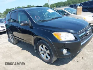 2010 Toyota RAV4 Limited z VIN 2T3YF4DV0AW031776, wystawiony jako IAAI lot #42698692 z przebiegiem 229 648 mil mil oraz . Historia ofert i sprzedaży dostępna na DreamBid. Obrazek 1.