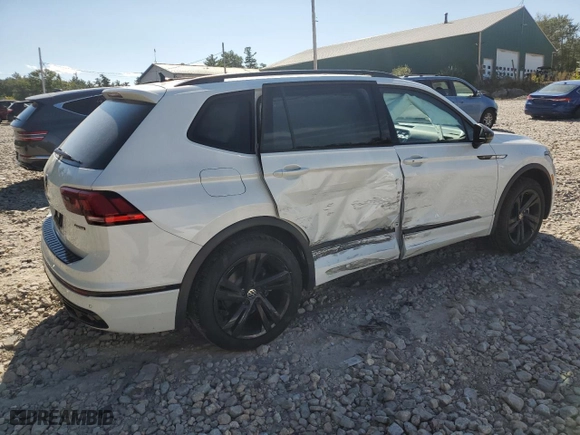 2023 Volkswagen Tiguan SE R-Line Black with VIN 3VV8B7AXXPM134962, listed as a Copart auction lot 70761024 with 17,783 mi miles and Salvage Title. Bid and sale history available at carsss.com. Image 3.
