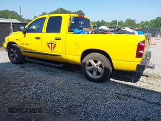 2007 Dodge 1500 SLT z VIN 1D7HA18297S259750, wystawiony jako IAAI lot #42186061 z przebiegiem 378 817 mil mil oraz . Historia ofert i sprzedaży dostępna na DreamBid. Obrazek 3.