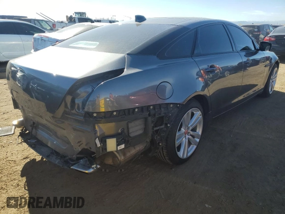 2016 Jaguar XJ Portfolio z VIN SAJWJ2GD3G8W03257, wystawiony jako Copart lot #76550324 z przebiegiem 79 205 mil mil oraz Szkoda całkowita • Salvage title. Historia ofert i sprzedaży dostępna na DreamBid. Obrazek 3.