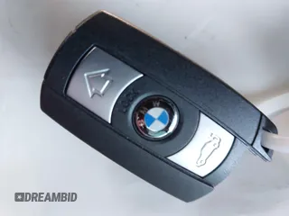 2023 BMW i4 eDrive40 z VIN WBY73AW05PFN76126, wystawiony jako IAAI lot #41856709 z przebiegiem 24 752 mil mil oraz . Historia ofert i sprzedaży dostępna na DreamBid. Obrazek 11.