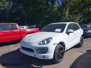 2012 Porsche Cayenne with VIN WP1AA2A21CLA07747, listed as a IAAI auction lot 40572410 with 1 mi miles. Bid and sale history available at carsss.com. Image 22.