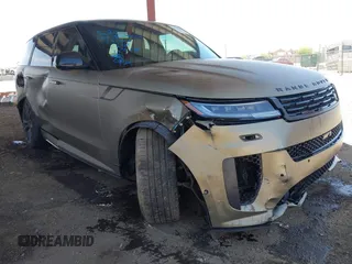 2024 Land Rover Range Rover Sport z VIN SAL109F9XRA196124, wystawiony jako IAAI lot #41955883 z przebiegiem 4 374 mil mil oraz . Historia ofert i sprzedaży dostępna na DreamBid. Obrazek 1.
