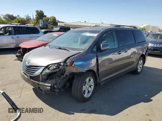 2011 Toyota Sienna LE AAS с VIN 5TDKK3DC3BS133408, выставлен на аукционе Copart как лот 72582564 с пробегом 128 168 миль миль и Списание • Salvage title. История ставок и продаж доступна на DreamBid. Изображение 1.