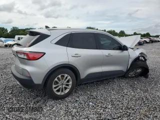 2020 Ford Escape SE z VIN 1FMCU0G60LUC25491, wystawiony jako Copart lot #57728075 z przebiegiem 61 006 mil mil oraz Szkoda całkowita • Salvage title. Historia ofert i sprzedaży dostępna na DreamBid. Obrazek 3.