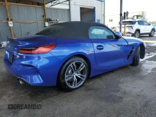2025 BMW Z4 sDrive30i with VIN WBAHF3C08SWY44282, listed as a Copart auction lot 50553575 with 5,765 mi miles and Clean Title. Bid and sale history available at carsss.com. Image 3.