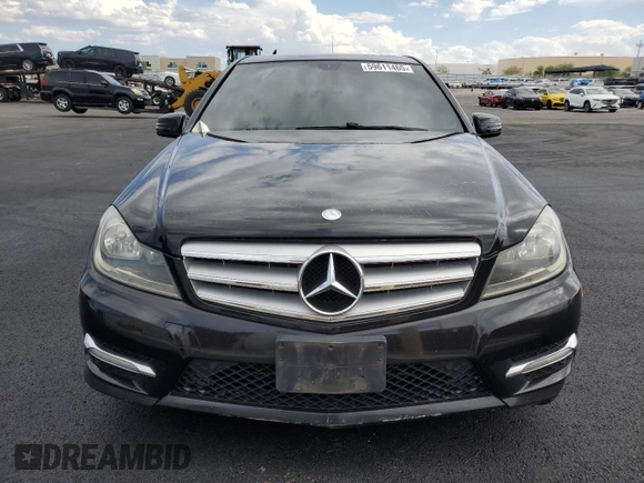 2012 Mercedes-Benz C 350 Sport z VIN WDDGF5HB1CF813547, wystawiony jako Copart lot #59611465 z przebiegiem 235 675 mil mil oraz Czysty tytuł • Clean title. Historia ofert i sprzedaży dostępna na DreamBid. Obrazek 5.