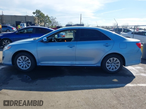 2012 Toyota Camry L z VIN 4T1BF1FK9CU575423, wystawiony jako IAAI lot #41665579 z przebiegiem 161 775 mil mil oraz . Historia ofert i sprzedaży dostępna na DreamBid. Obrazek 14.