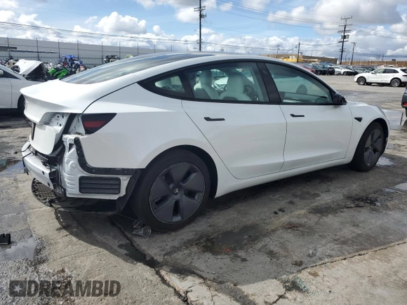 2022 Tesla Model 3 z VIN 5YJ3E1EA4NF354750, wystawiony jako Copart lot #44430085 z przebiegiem 29 507 mil mil oraz Szkoda całkowita • Salvage title. Historia ofert i sprzedaży dostępna na DreamBid. Obrazek 3.