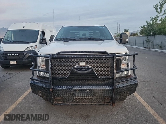 2017 Ford F-350 with VIN 1FT7X3B62HEE09676, listed as a IAAI auction lot 42727709 with 154,269 mi miles and . Bid and sale history available at DreamBid. Image 4.