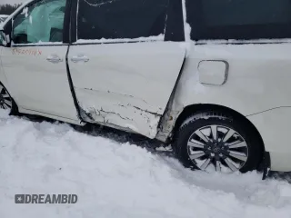 2018 Toyota Sienna XLE with VIN 5TDDZ3DC7JS204662, listed as a Copart auction lot 86500714 with 207,556 mi miles and Salvage Title. Bid and sale history available at carsss.com. Image 13.