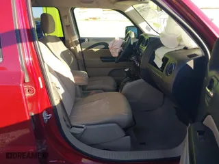 2014 Jeep Patriot Sport with VIN 1C4NJPBB4ED757932, listed as a IAAI auction lot 41177070 with 154,192 mi miles. Bid and sale history available at carsss.com. Image 5.