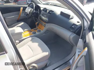 2008 Toyota Highlander Hybrid with VIN JTEEW41AX82008556, listed as a IAAI auction lot 41409295 with 201,687 mi miles. Bid and sale history available at carsss.com. Image 5.