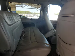 1998 Ford Econoline Wagon XL z VIN 1FBSS31S7WHB00261, wystawiony jako Copart lot #71019534 z przebiegiem 230 030 mil mil oraz Szkody całkowita. Historia ofert i sprzedaży dostępna na DreamBid. Obrazek 11.