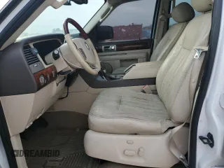 2004 Lincoln Navigator Luxury with VIN 5LMFU27R54LJ27497, listed as a Copart auction lot 75428574 with 0 mi miles and Non Repairable. Bid and sale history available at carsss.com. Image 7.