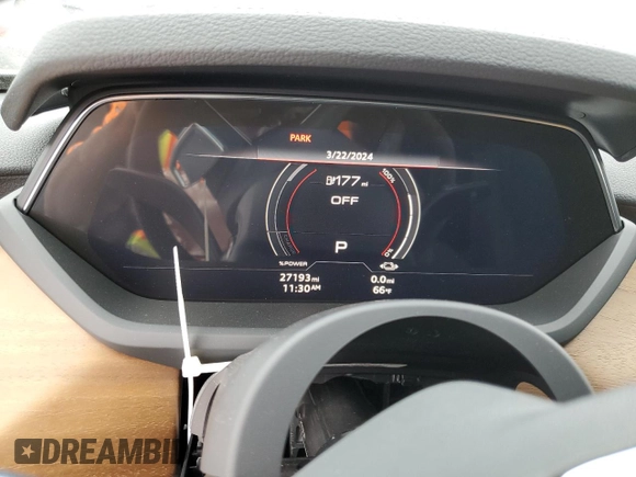 2022 Audi e-tron GT Premium Plus z VIN WAUFJBFW2N7008708, wystawiony jako Copart lot #47915324 z przebiegiem 27 193 mil mil oraz . Historia ofert i sprzedaży dostępna na DreamBid. Obrazek 9.