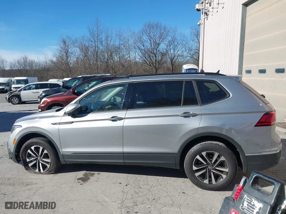 2024 Volkswagen Tiguan S with VIN 3VVFB7AX3RM045163, listed as a IAAI auction lot 41280613 with 7,705 mi miles. Bid and sale history available at carsss.com. Image 14.