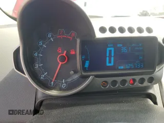 2012 Chevrolet Sonic LT z VIN 1G1JD5SB1C4160396, wystawiony jako Copart lot #52098365 z przebiegiem 125 733 mil mil oraz Szkoda całkowita • Salvage title. Historia ofert i sprzedaży dostępna na DreamBid. Obrazek 9.
