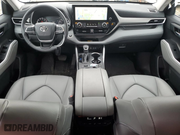 2024 Toyota Highlander LE z VIN 5TDKDRBH2RS542778, wystawiony jako Copart lot #45552575 z przebiegiem 16 554 mil mil oraz Szkoda całkowita • Salvage title. Historia ofert i sprzedaży dostępna na DreamBid. Obrazek 8.