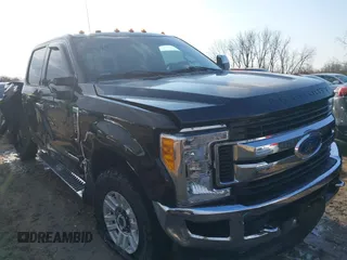 2017 Ford F-250 Lariat z VIN 1FT7W2BTXHEE16331, wystawiony jako IAAI lot #41770428 z przebiegiem 71 992 mil mil oraz . Historia ofert i sprzedaży dostępna na DreamBid. Obrazek 1.