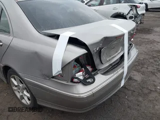 2007 Mercedes-Benz C 280 Luxury z VIN WDBRF92HX7F871684, wystawiony jako IAAI lot #41461023 z przebiegiem 176 038 mil mil oraz . Historia ofert i sprzedaży dostępna na DreamBid. Obrazek 12.