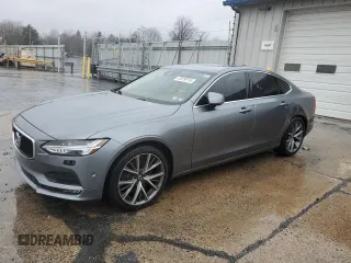 2017 Volvo S90 Momentum with VIN YV1A22MKXH1010945, listed as a Copart auction lot 47879115 with 104,831 mi miles and Clean Title. Bid and sale history available at carsss.com. Image 1.