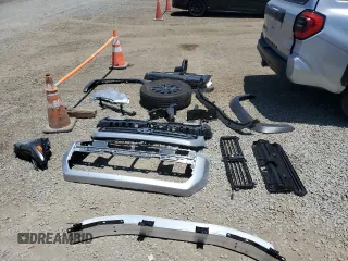 2025 Toyota 4Runner SR5 с VIN JTEVA5BR0S5006815, выставлен на аукционе Copart как лот 60238845 с пробегом 4 551 миль миль и Списание • Salvage title. История ставок и продаж доступна на DreamBid. Изображение 13.