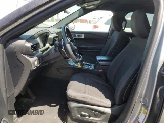 2020 Ford Explorer XLT z VIN 1FMSK8DH4LGB31585, wystawiony jako Copart lot #56982185 z przebiegiem 36 117 mil mil oraz Szkoda całkowita • Salvage title. Historia ofert i sprzedaży dostępna na DreamBid. Obrazek 7.