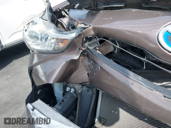 2015 Toyota Prius Two with VIN JTDZN3EU4FJ040526, listed as a IAAI auction lot 41582274 with 137,797 mi miles and . Bid and sale history available at DreamBid. Image 22.