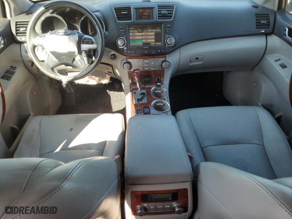2011 Toyota Highlander Limited with VIN 5TDYK3EH7BS044171, listed as a Copart auction lot 52055235 with 202,724 mi miles and Non Repairable. Bid and sale history available at carsss.com. Image 8.