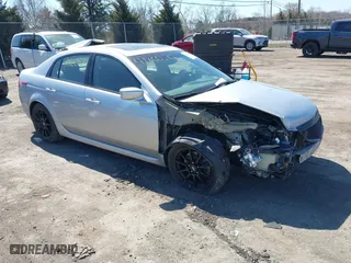 2006 Acura TL with VIN 19UUA66216A030946, listed as a IAAI auction lot 41860592 with 137,338 mi miles. Bid and sale history available at carsss.com. Image 1.