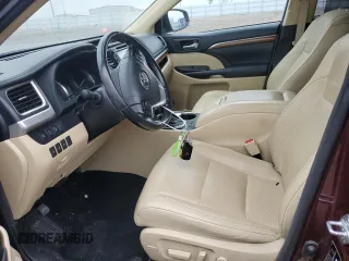 2018 Toyota Highlander Limited z VIN 5TDDZRFH4JS875072, wystawiony jako Copart lot #88634365 z przebiegiem Nie podano mil oraz Szkoda całkowita • Salvage title. Historia ofert i sprzedaży dostępna na DreamBid. Obrazek 7.