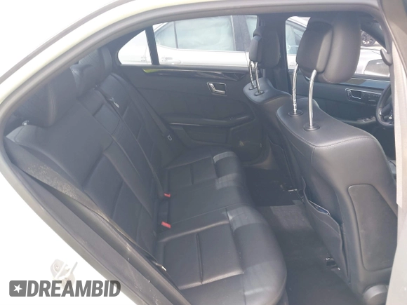 2011 Mercedes-Benz E-Class E 350 Luxury with VIN WDDHF5GB9BA270210, listed as a IAAI auction lot 41527438 with 147,692 mi miles. Bid and sale history available at carsss.com. Image 8.