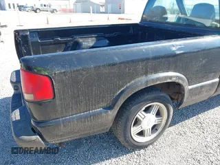 1999 Chevrolet S-10 LS with VIN 1GCCS1444XK153487, listed as a IAAI auction lot 41994464 with 190,403 mi miles and . Bid and sale history available at DreamBid. Image 14.