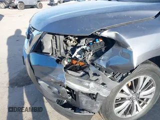 2017 Nissan Pathfinder SL with VIN 5N1DR2MM5HC909163, listed as a IAAI auction lot 41295750 with 72,617 mi miles. Bid and sale history available at carsss.com. Image 6.