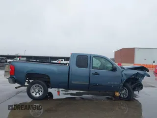 2010 Chevrolet Silverado 1500 LS with VIN 1GCSCREA5AZ176206, listed as a IAAI auction lot 41003831 with 126,617 mi miles. Bid and sale history available at carsss.com. Image 14.