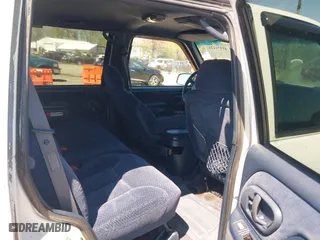 1997 Chevrolet Tahoe with VIN 1GNEK13R8VJ338626, listed as a IAAI auction lot 41976126 with 163,263 mi miles. Bid and sale history available at carsss.com. Image 8.