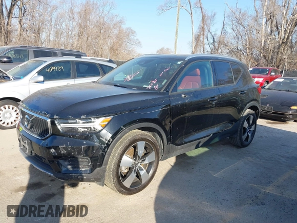 2020 Volvo XC40 Momentum with VIN YV4162UK5L2196730, listed as a IAAI auction lot 41777418 with 43,465 mi miles and . Bid and sale history available at DreamBid. Image 18.