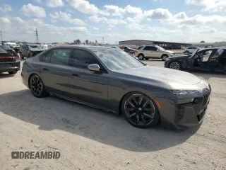 2023 BMW 7 Series 760i xDrive z VIN WBA33EJ08PCN66400, wystawiony jako Copart lot #44705455 z przebiegiem Nie podano mil oraz Nie do naprawy • Non repairable. Historia ofert i sprzedaży dostępna na DreamBid. Obrazek 4.