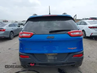 2018 Jeep Cherokee Trailhawk with VIN 1C4PJMBX6JD569684, listed as a IAAI auction lot 41925325 with 149,446 mi miles and . Bid and sale history available at DreamBid. Image 17.