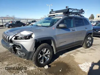 2018 Jeep Cherokee Trailhawk with VIN 1C4PJMBBXJD572091, listed as a Copart auction lot 83634294 with 88,792 mi miles and Salvage Title. Bid and sale history available at carsss.com. Image 1.