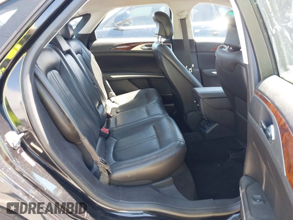 2014 Lincoln MKZ Hybrid z VIN 3LN6L2LU2ER830378, wystawiony jako IAAI lot #42207921 z przebiegiem 155 304 mil mil oraz . Historia ofert i sprzedaży dostępna na DreamBid. Obrazek 8.