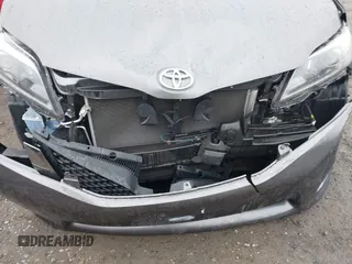 2017 Toyota Sienna SE with VIN 5TDXZ3DC1HS897574, listed as a IAAI auction lot 40998359 with 27,804 mi miles. Bid and sale history available at carsss.com. Image 6.